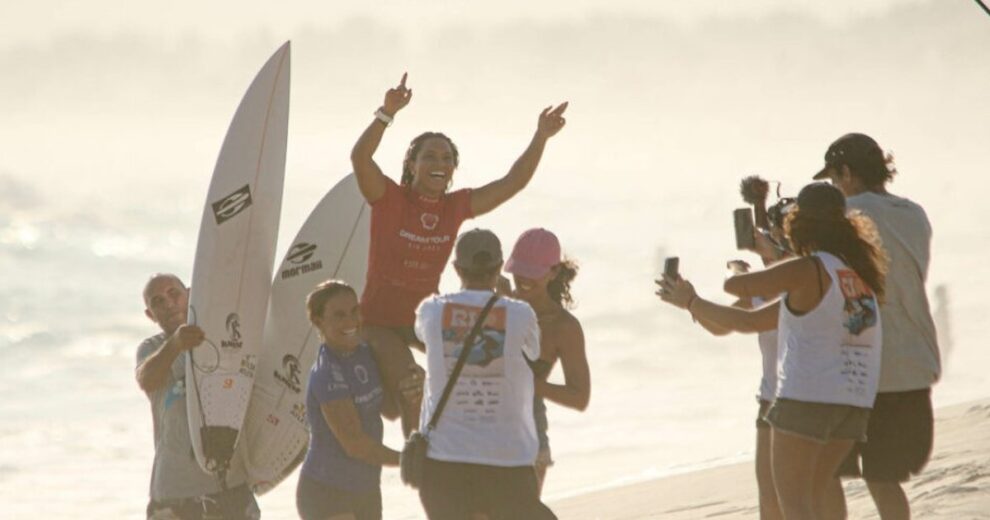 Surfista Tainá Hinckel aumenta para 157 o número de vagas olímpicas do Brasil em Paris