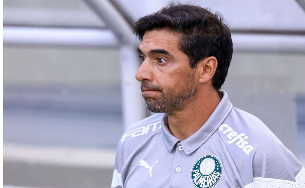 Abel Ferreira exalta o Santos e torcida do Palmeiras não gosta: "Conhecia mais"