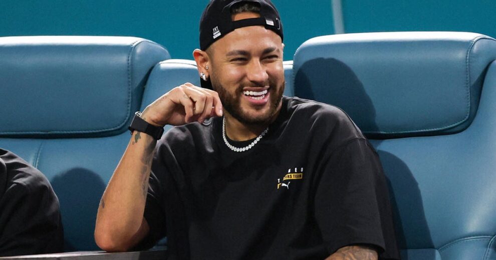 Alcaraz conta com torcida de Neymar e astro da NBA durante jogo do Masters 1000 de Miami
