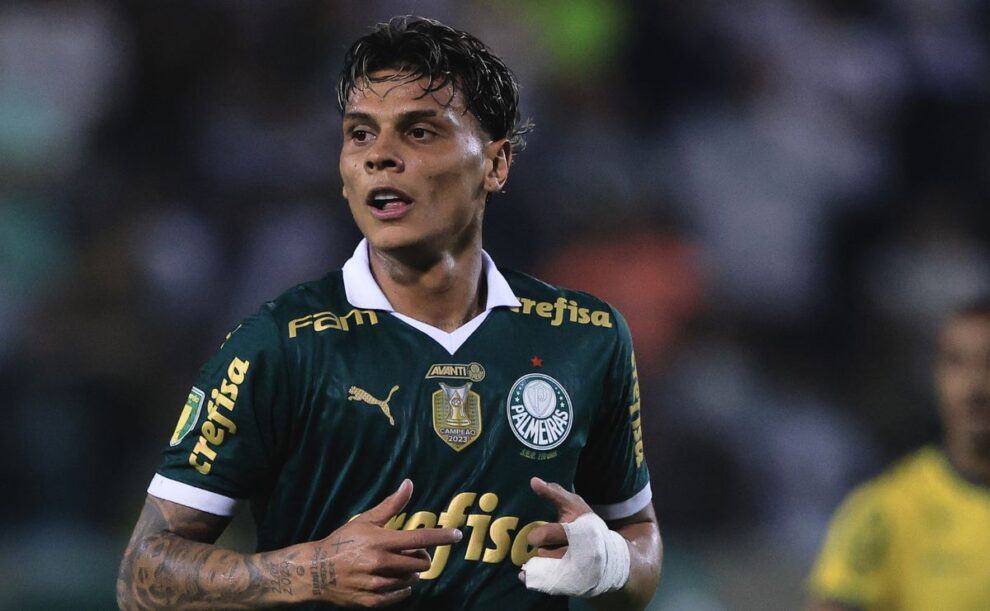 Após sondagem do exterior, Richard Ríos tem futuro definido no Palmeiras