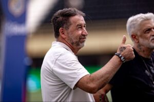Augusto Melo deseja continuar parceria do Corinthians com a Nike