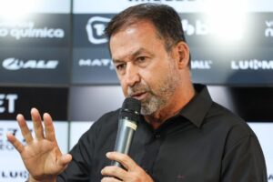 Augusto Melo toma decisão e caso Matías Rojas tem desfecho, afirma jornalista