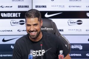 Corinthians agenda jogo-treino contra o Londrina antes da Sul-Americana