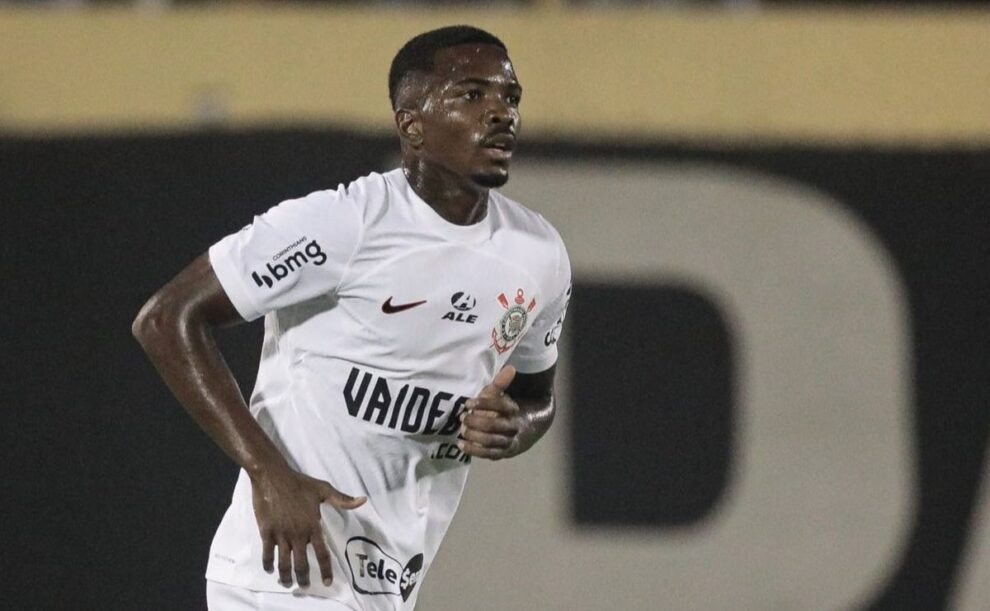 Corinthians traça planos para o zagueiro Cacá