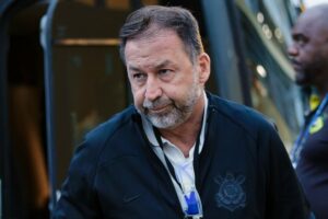 Jornalista repercute suspensão de Gabigol e cita Augusto Melo, presidente do Corinthians: "Deve estar arrependido"
