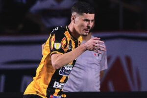 Rômulo recebe decisão sobre jogar a semifinal após assinar contrato no Palmeiras