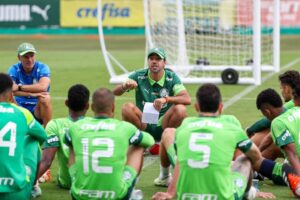 Abel Ferreira decide escalação do Palmeiras para final do Paulistão