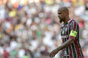 Atitude de Felipe Melo após gol do Corinthians gera repercussão na web
