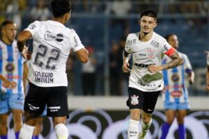 Corinthians descerá Léo Mana e Kayke para reforçar a equipe Sub-20 na estreia Brasileirão