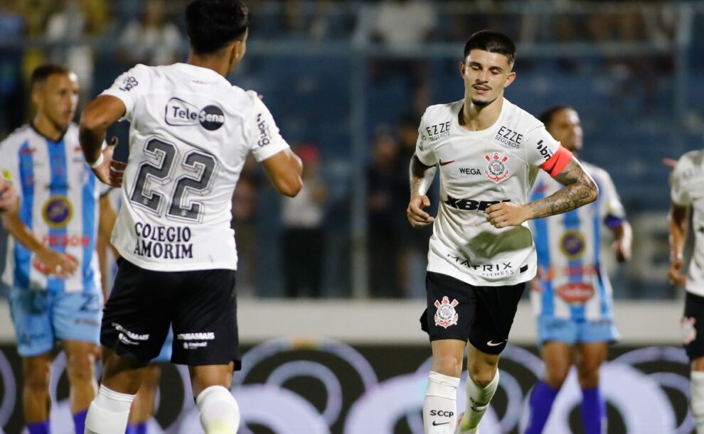 Corinthians descerá Léo Mana e Kayke para reforçar a equipe Sub-20 na estreia Brasileirão