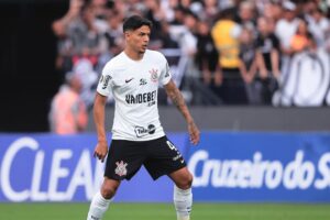 Corinthians encaminha a renovação de Caetano; veja os detalhes do contrato