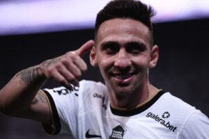 Corinthians quer contratar Alex Santana e avalia troca por Gustavo Mosquito com Athletico-PR