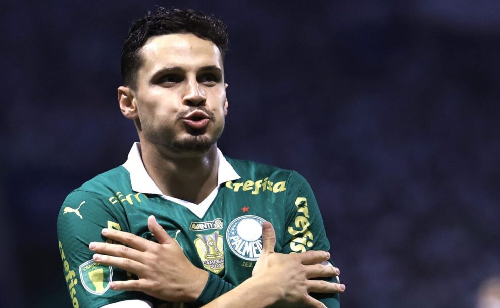 Decisivo! Raphael Veiga chega a 12° gol em finais pelo Palmeiras