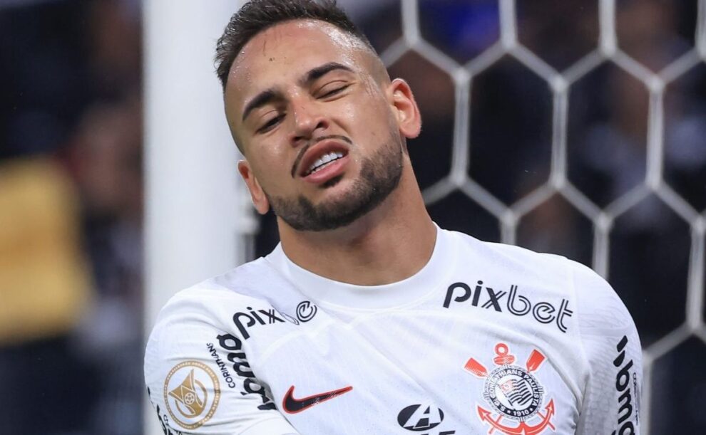 Maycon rompe ligamento do joelho e não joga mais pelo Corinthians em 2024; empréstimo com Shakhtar gera dúvidas