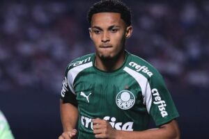 Por que Lázaro Vinicius ainda não engrenou no Palmeiras?