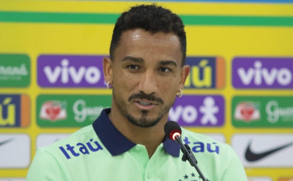Tite conversa com Danilo para convencê-lo a jogar pelo Flamengo em 2024