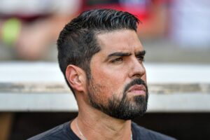 António Oliveira explica derrota do Corinthians para o Flamengo: "é eficácia"