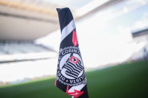 Corinthians quer RS 1 bilhão da Emirates por Neo Química Arena