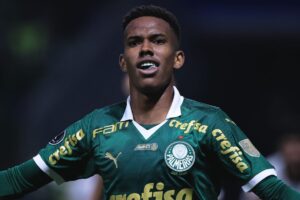 Estevão deve ficar para disputa de Mundial de Clubes em 2025 pelo Palmeiras