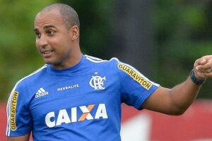 Pedro, do Flamengo, é o melhor centroavante do Brasil, diz Deivid