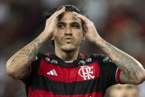 Pedro é vaiado pela torcida Rubro-Negro durante substituição mesmo diante de goleada do Flamengo