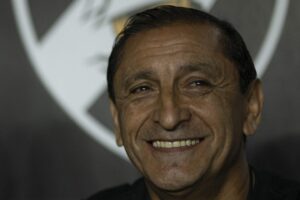 Ramón Díaz pode assinar no Al-Jazira após demissão no Vasco