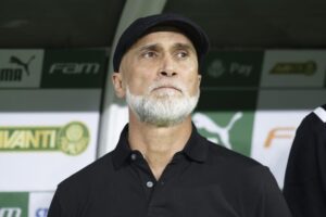 Álvaro Pacheco vê lado positivo na derrota do Vasco para o Palmeiras