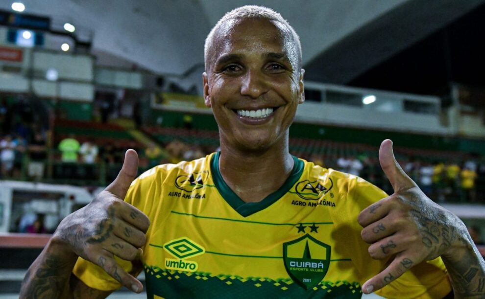 Corinthians descarta Deyverson, que é reintegrado no Cuiabá