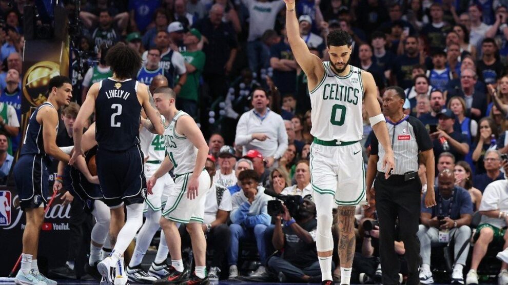 Jayson Tatum brilha e Celtics vencem o terceiro jogo contra os Mavericks na final da NBA