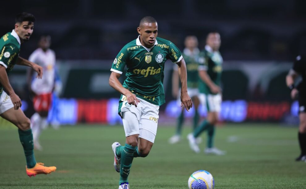 Jhon Jhon ganha nova chance e Palmeiras segura venda
