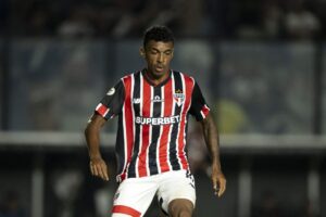 Vasco goleia o São Paulo e Luiz Gustavo cita fator preponderante: “Questão de humildade”