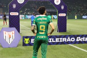 Endrick manda recado para Felipe Anderson, novo camisa 9 do Palmeiras