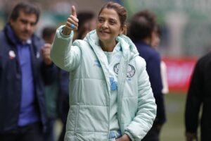 Flamengo contrata meia e vence disputa com Palmeiras de Leila Pereira