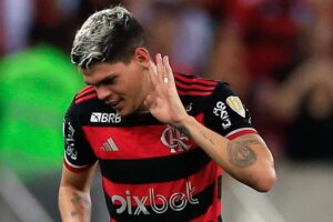 Flamengo x Cruzeiro: Árbitra do VAR confirma pênalti em Ayrton Lucas: "É temerário esse braço"