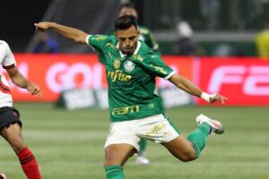 Gabriel Menino garante que nova função no Palmeiras será trunfo