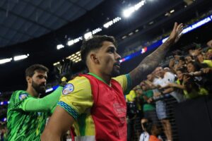 Lucas Paquetá faz Flamengo segurar valores por Claudinho