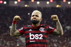Palmeiras dá prazo para assinatura