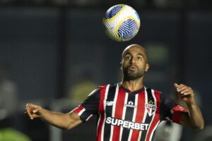 São Paulo está fechando com Marcos Antônio, alvo do Flamengo