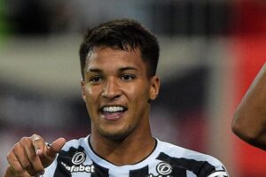 Torcida do Flamengo quer contratação de Marcos Leonardo