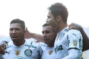 Zenit vem forte ao Brasil e faz proposta para contratar Raphael Veiga; Palmeiras recusa