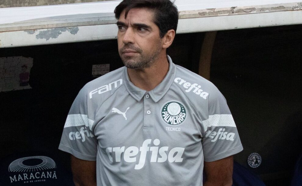 3 zagueiros de Abel Ferreira não funciona no Palmeiras: “Mal”