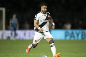 Desempenho de Payet é avaliado pela torcida do Vasco após classificação na Copa do Brasil