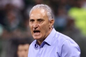 Não se intimidou! Tite manda recado para comissão do Palmeiras: “fala muito”