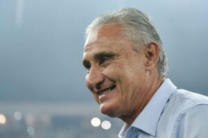 Tite revela que ajudou o Flamengo a contratar meia: “Tinha que trazer”