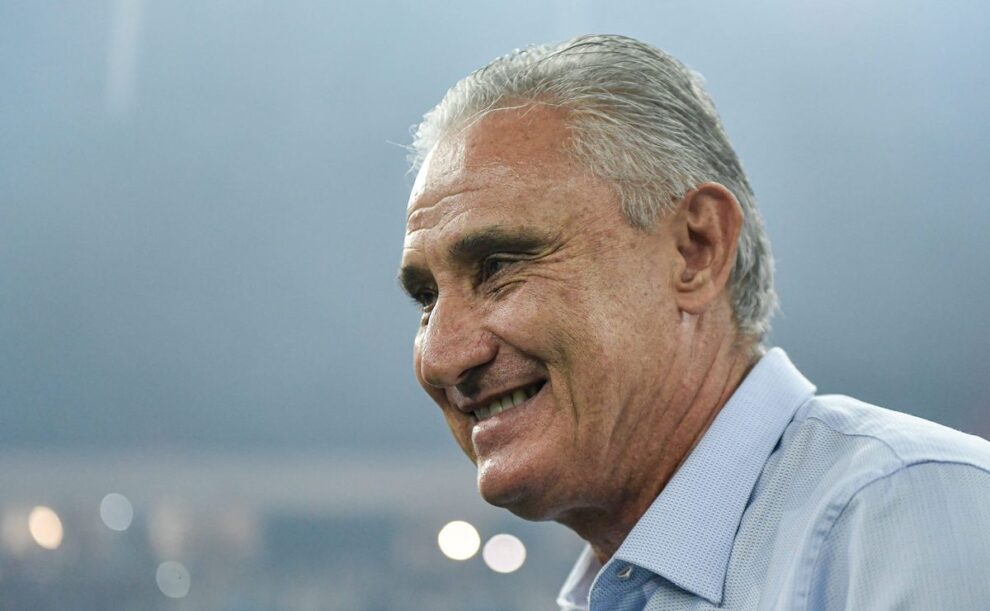 Tite revela que ajudou o Flamengo a contratar meia: “Tinha que trazer”