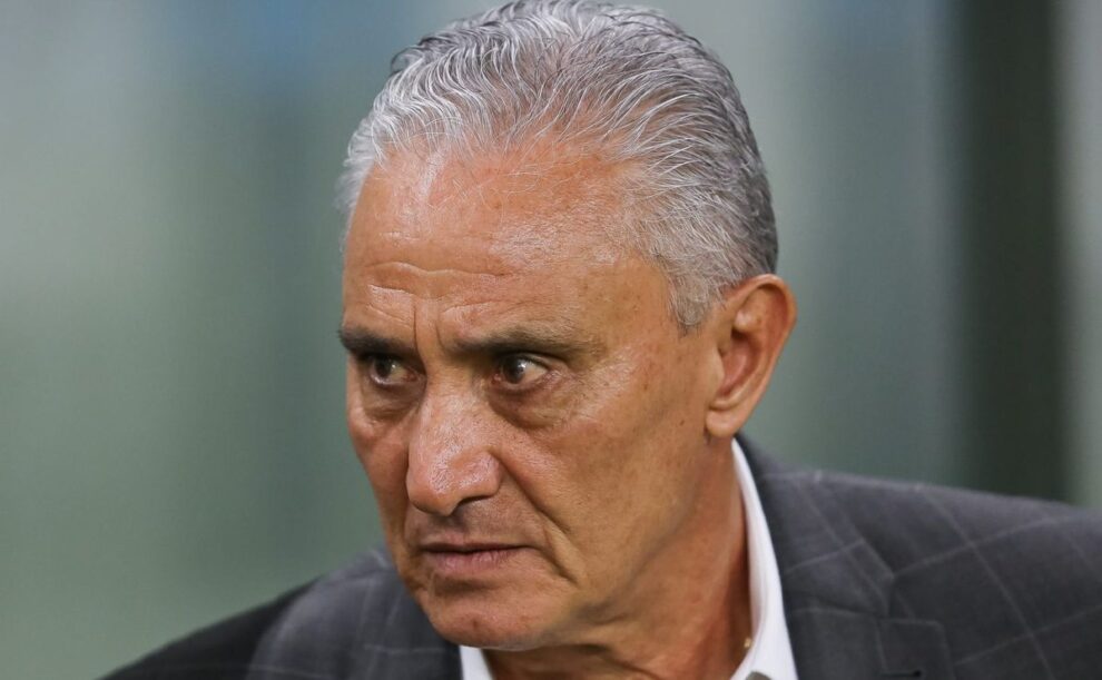 Torcedores do Flamengo criticam Tite por escalação de Allan