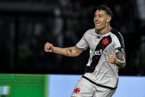 Vidente revela destino do Vasco no clássico contra o Fluminense