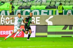 Victor Caetano pede cautela após Chape entrar no G-4