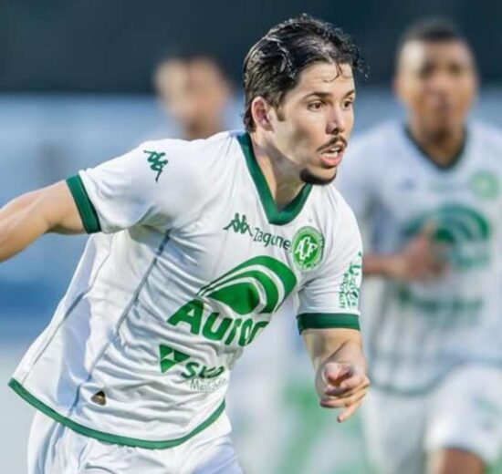 Eduardo Person mira acesso com a Chapecoense na Série B 2025