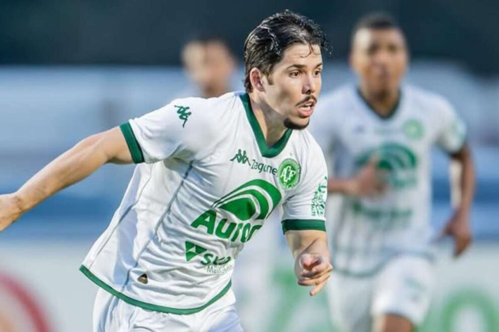 Eduardo Person mira acesso com a Chapecoense na Série B 2025